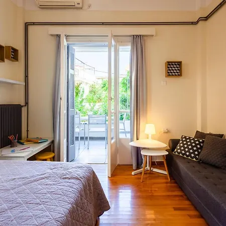 A Homes Greece - Urban Garden Retreat * Kalamata