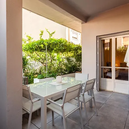 A Homes Greece - Urban Garden Retreat * Kalamata