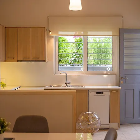 A Homes Greece - Urban Garden Retreat * Kalamata