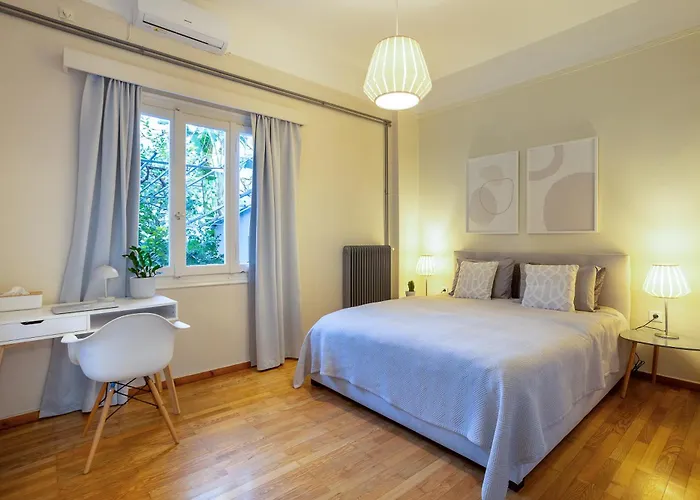 Feriehus Elegant Garden Walk To Center 2br *