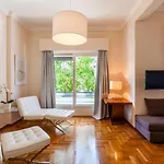 Elegant Garden Walk To Center 2br 펜션 *