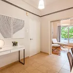 Elegant Garden Walk To Center 2br 度假居 卡拉马塔