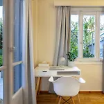 펜션 Elegant Garden Walk To Center 2br 칼라마타