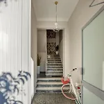 Elegant Garden Walk To Center 2br 펜션 *