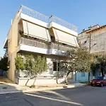 Elegant Garden Walk To Center 2br *