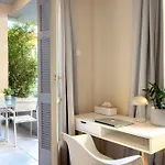 度假居 Elegant Garden Walk To Center 2br 卡拉马塔