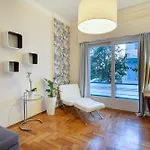 Elegant Garden Walk To Center 2br * 卡拉马塔