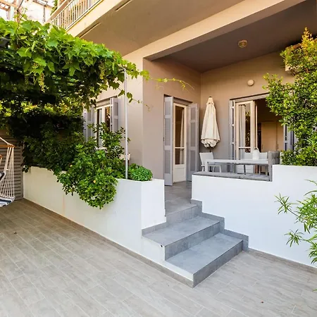 Hébergement de vacances Spacious Large Home Garden Terrace 10 Min Walk To Center Kalamata Ehomes Greece *