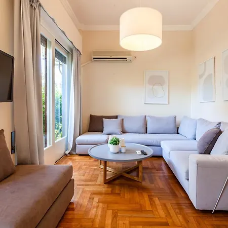 A Homes Greece - Garden بيت للعطل كالاماتا