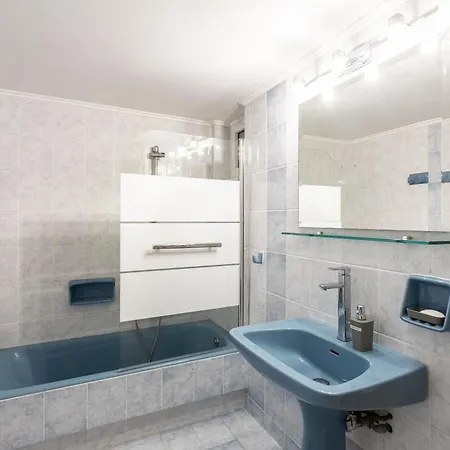 Tatil Evi A Homes Greece - Modern Spacious With Garden Near Center