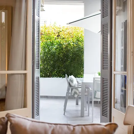 Vakantiehuis A Homes Greece - Modern Spacious With Garden Near Center