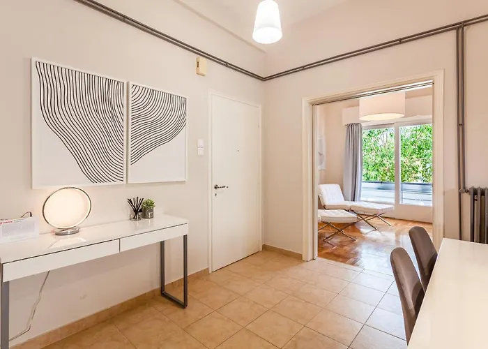 Elegant Garden Walk To Center 2br Feriehus Kalamata