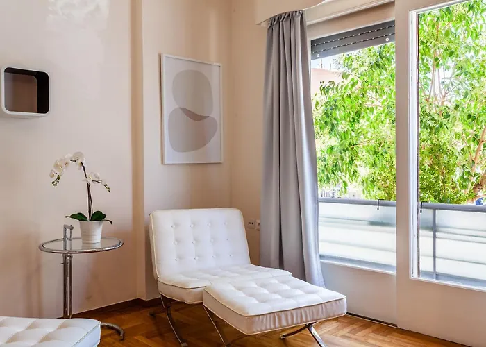 Semesterbostad Elegant Garden Walk To Center 2br *
