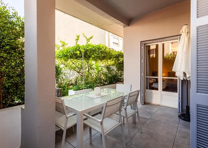 Elegant Garden Walk To Center 2br * Kalamata