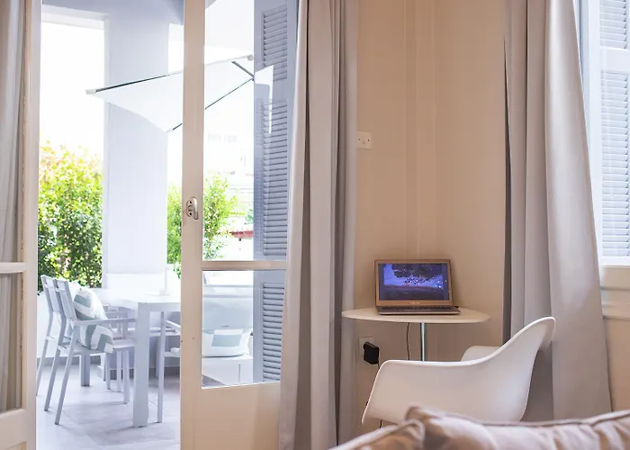 Feriehus Elegant Garden Walk To Center 2br Kalamata