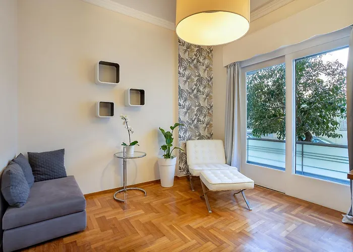 Elegant Garden Walk To Center 2br Hébergement de vacances