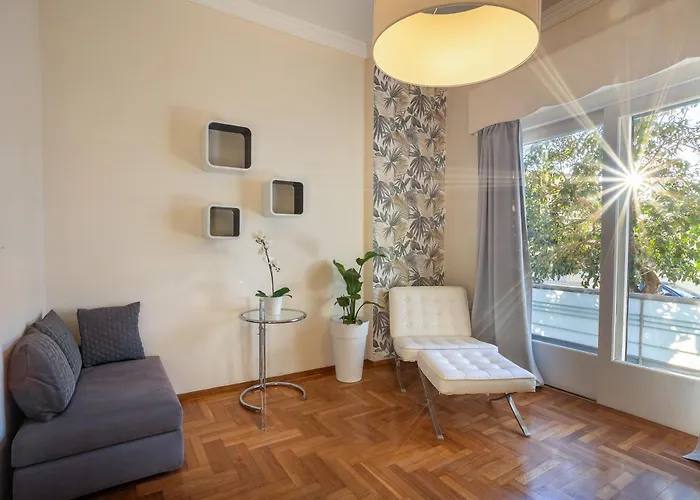 Elegant Garden Walk To Center 2br * Kalamata