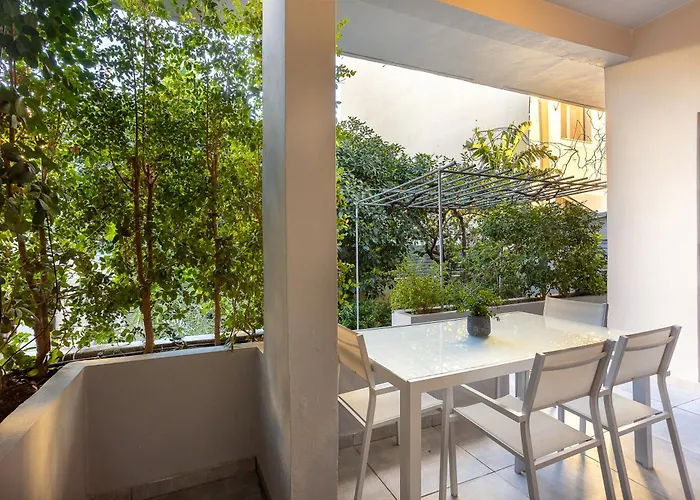 Elegant Garden Walk To Center 2br * Kalamata