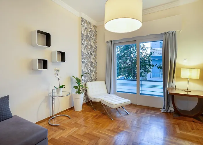 Elegant Garden Walk To Center 2br * Kalamata